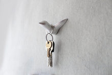 Laden Sie das Bild in den Galerie-Viewer, Mini Wandhaken - Silber