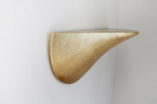 Laden Sie das Bild in den Galerie-Viewer, Wandregal Beton groß - gold