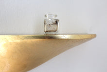 Laden Sie das Bild in den Galerie-Viewer, Wandregal Beton groß - gold