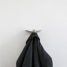 Laden Sie das Bild in den Galerie-Viewer, 3 Beton Wandhaken - Grau