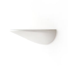 Laden Sie das Bild in den Galerie-Viewer, Wandregal aus Beton klein - weiss