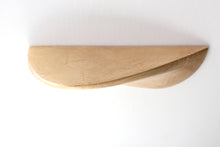 Laden Sie das Bild in den Galerie-Viewer, Wandregal aus Beton klein - gold